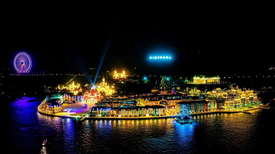 Cuộc sống về đêm náo nhiệt tại Vinpearl Harbour